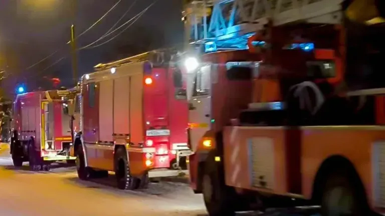 В Орехово-Зуевском округе потушили пожар в доме с мансардой
